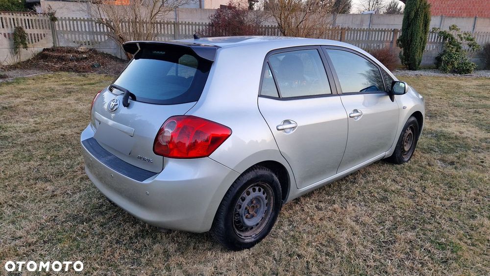 Toyota Auris 1.6 Sol - 5