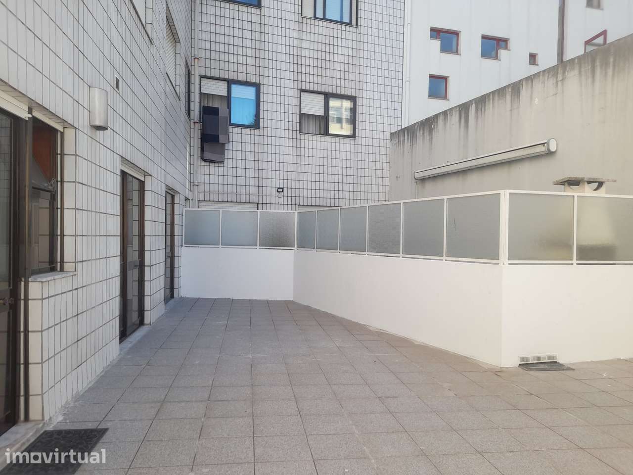 Apartamento T2 com Terraço e Garagem em Ermesinde - Grande imagem: 4/18