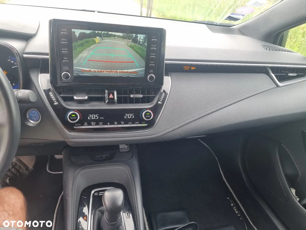 Toyota Corolla 2.0 Hybrid Executive - 8