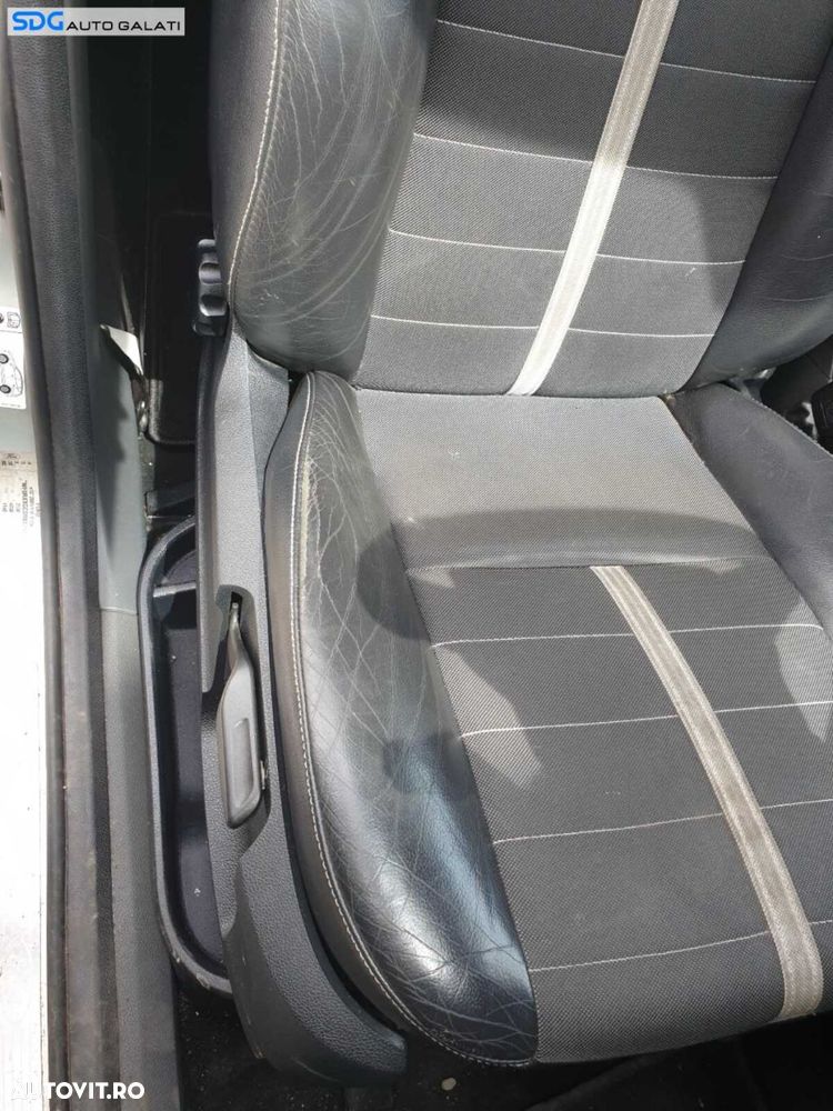 Scaun Dreapta Fata Pasager Fara Incalzire Semi Piele Ford Kuga 1 2008 - 2013 [C7797] [C7796] - 2