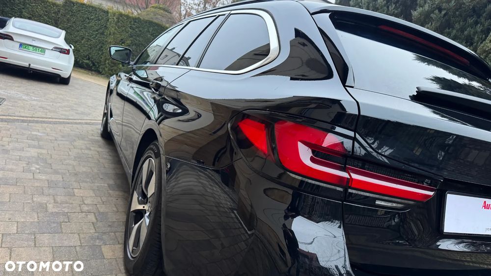 BMW Seria 5 520d Sport Line - 8