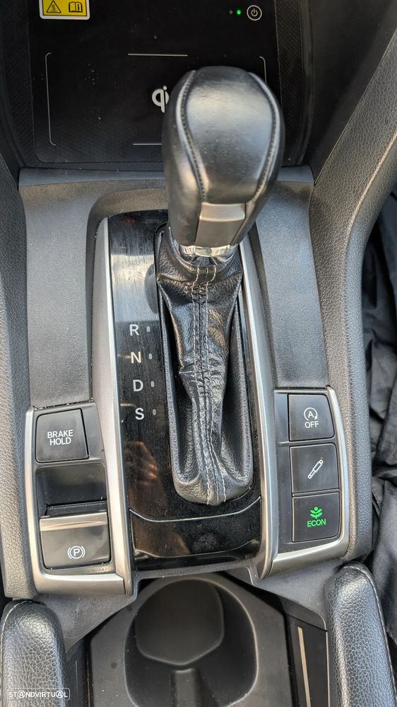 Honda Civic 1.0 i-VTEC Executive Premium CVT - 25