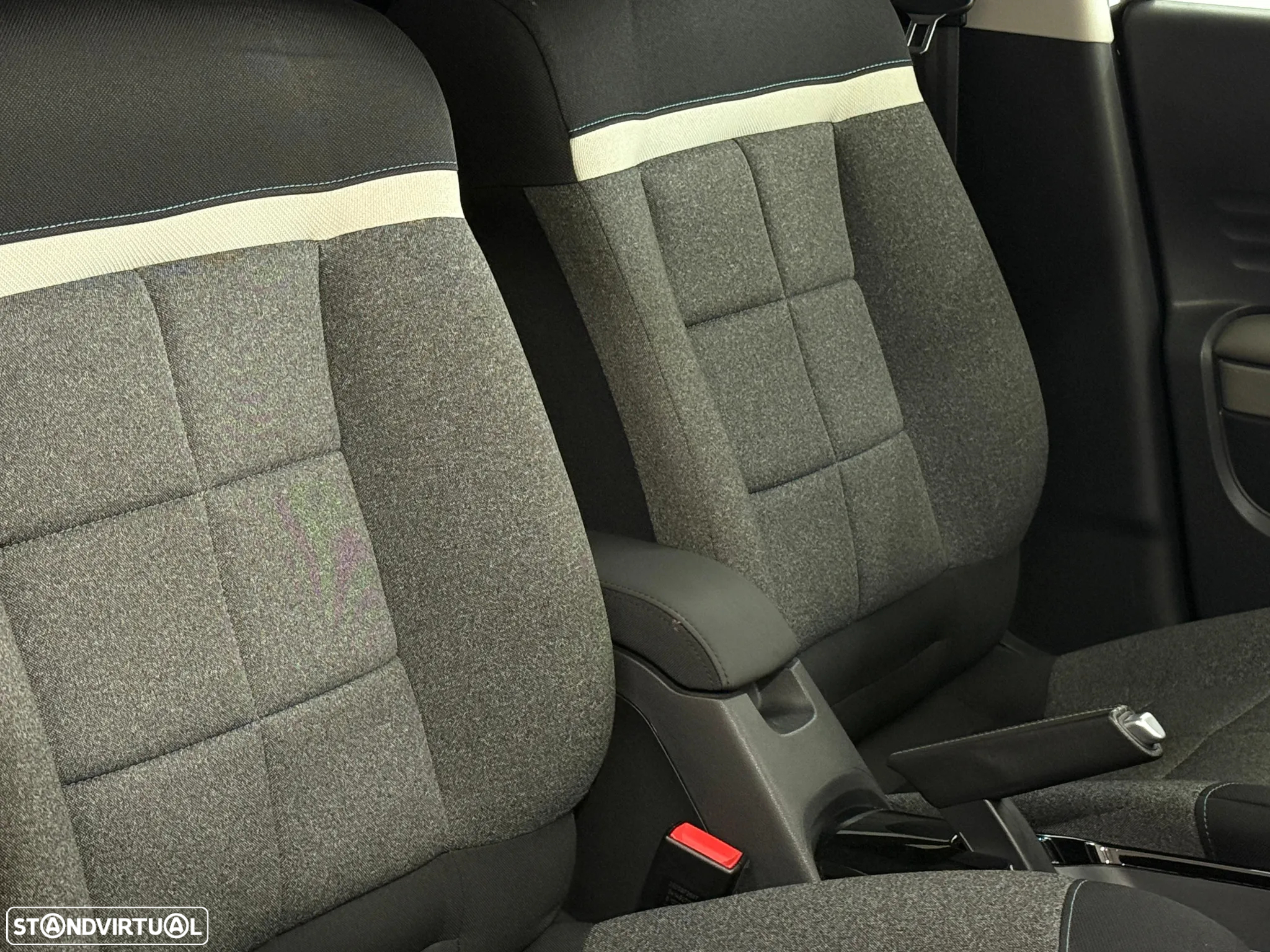 Citroën C4 Cactus 1.2 PureTech Shine - 27