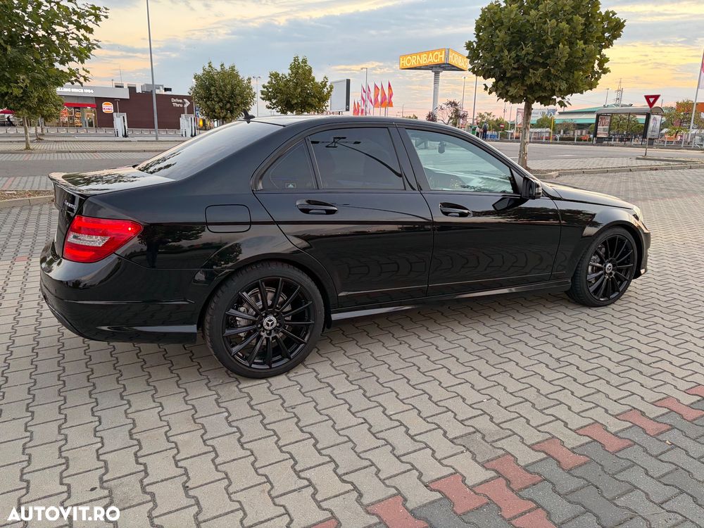 Mercedes-Benz C - 8