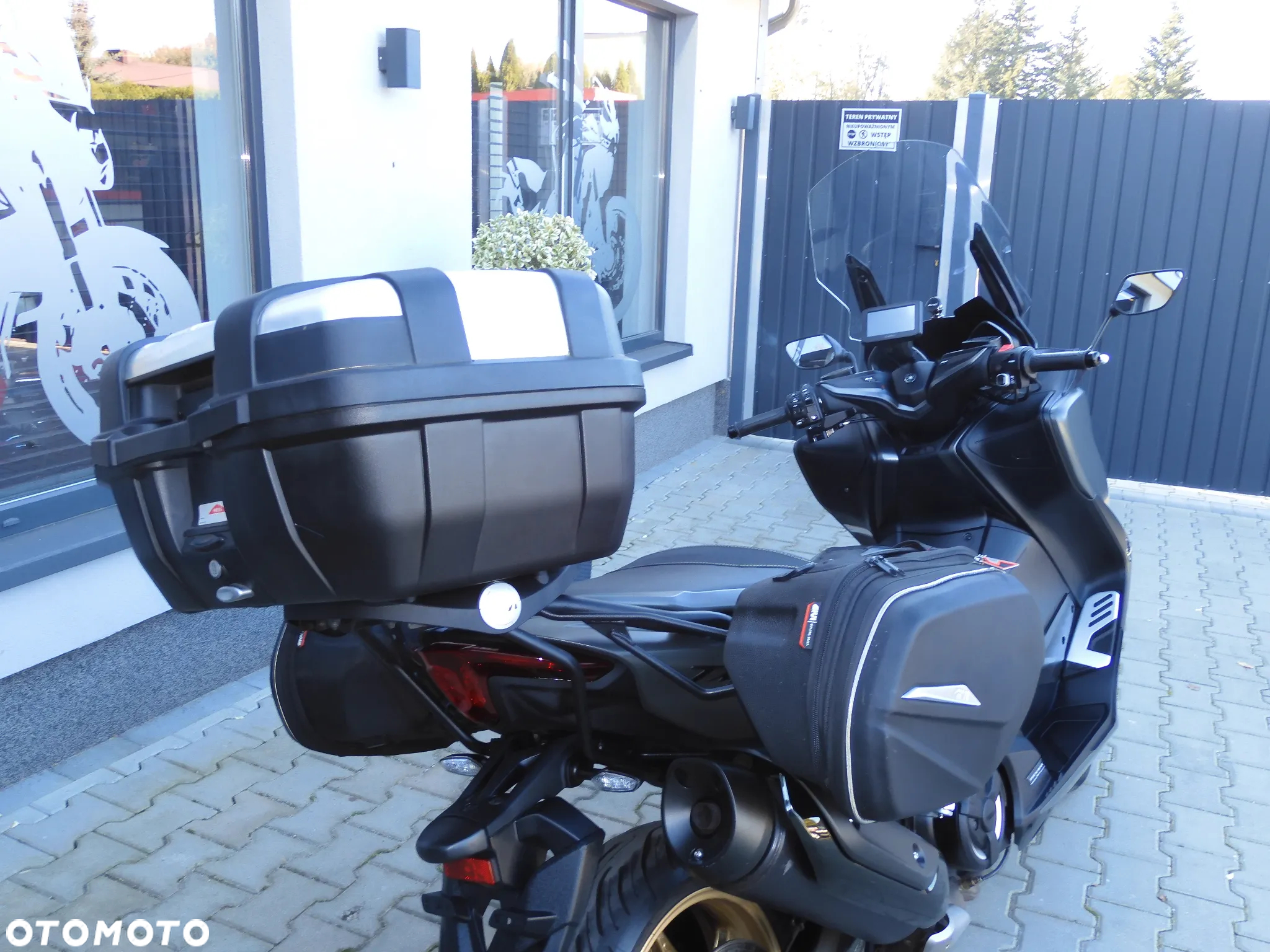 Yamaha Tmax - 12