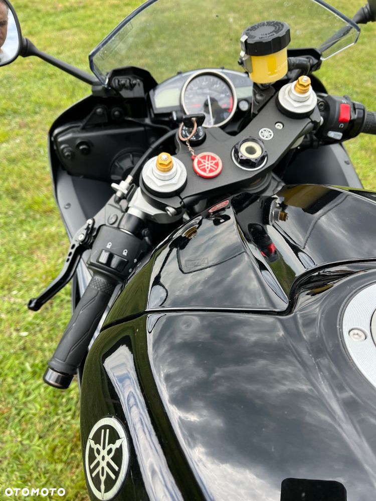 Yamaha R6 - 12