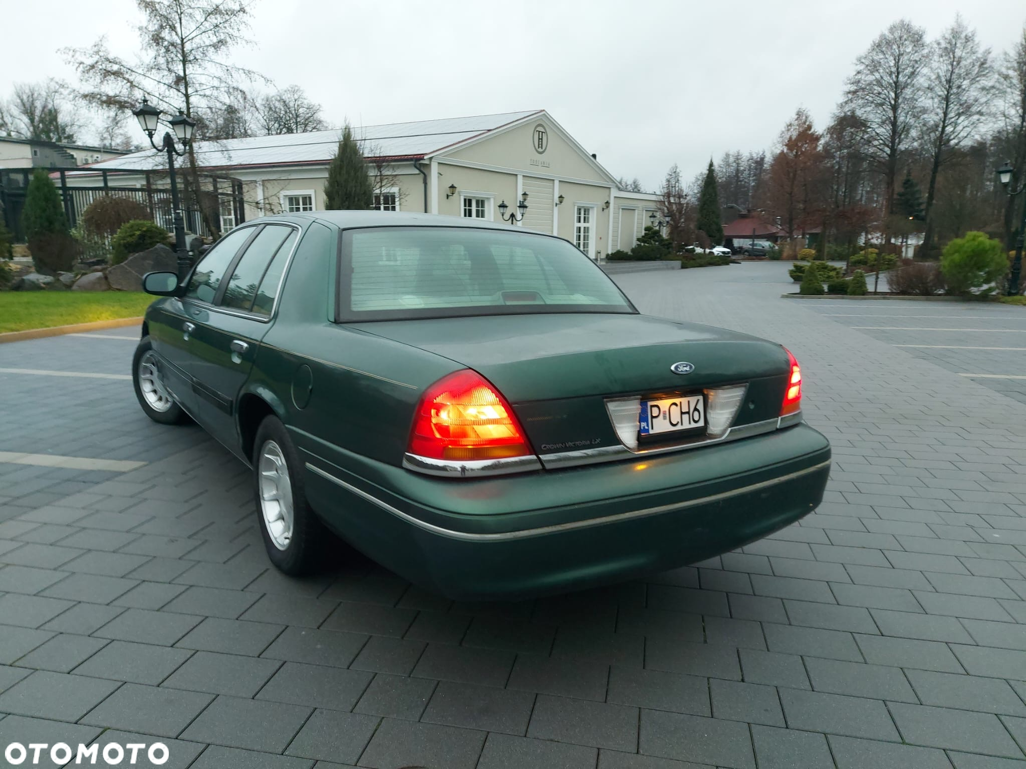 Ford Crown Victoria 4.6 LTD LX - 8