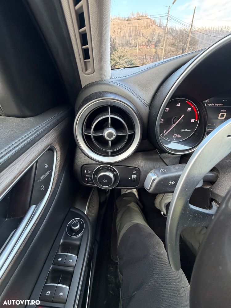 Alfa Romeo Giulia - 9