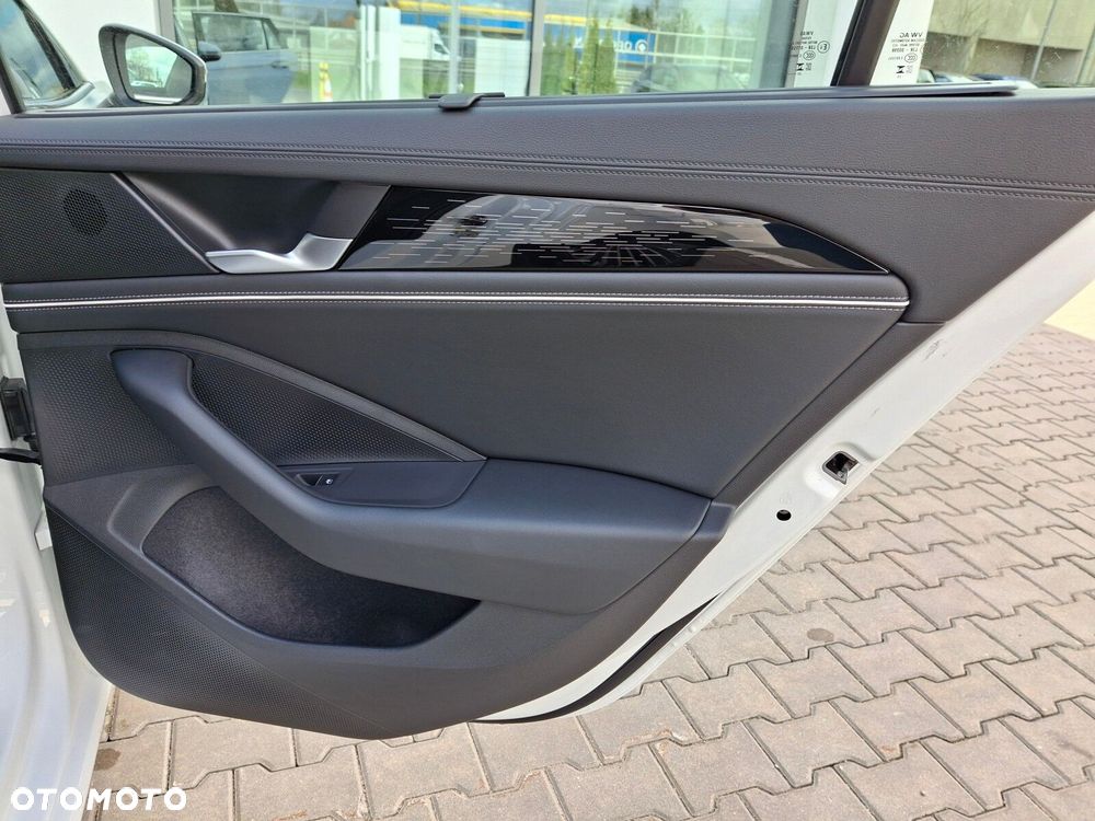 Volkswagen Passat Variant 1.5 TSI EVO Elegance DSG - 19