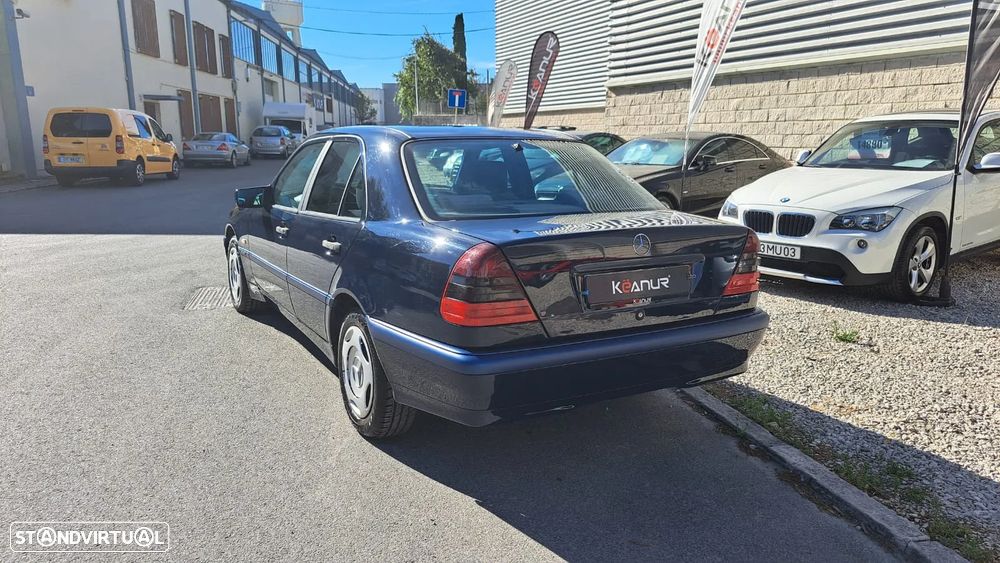 Mercedes-Benz C 180 Classic - 21