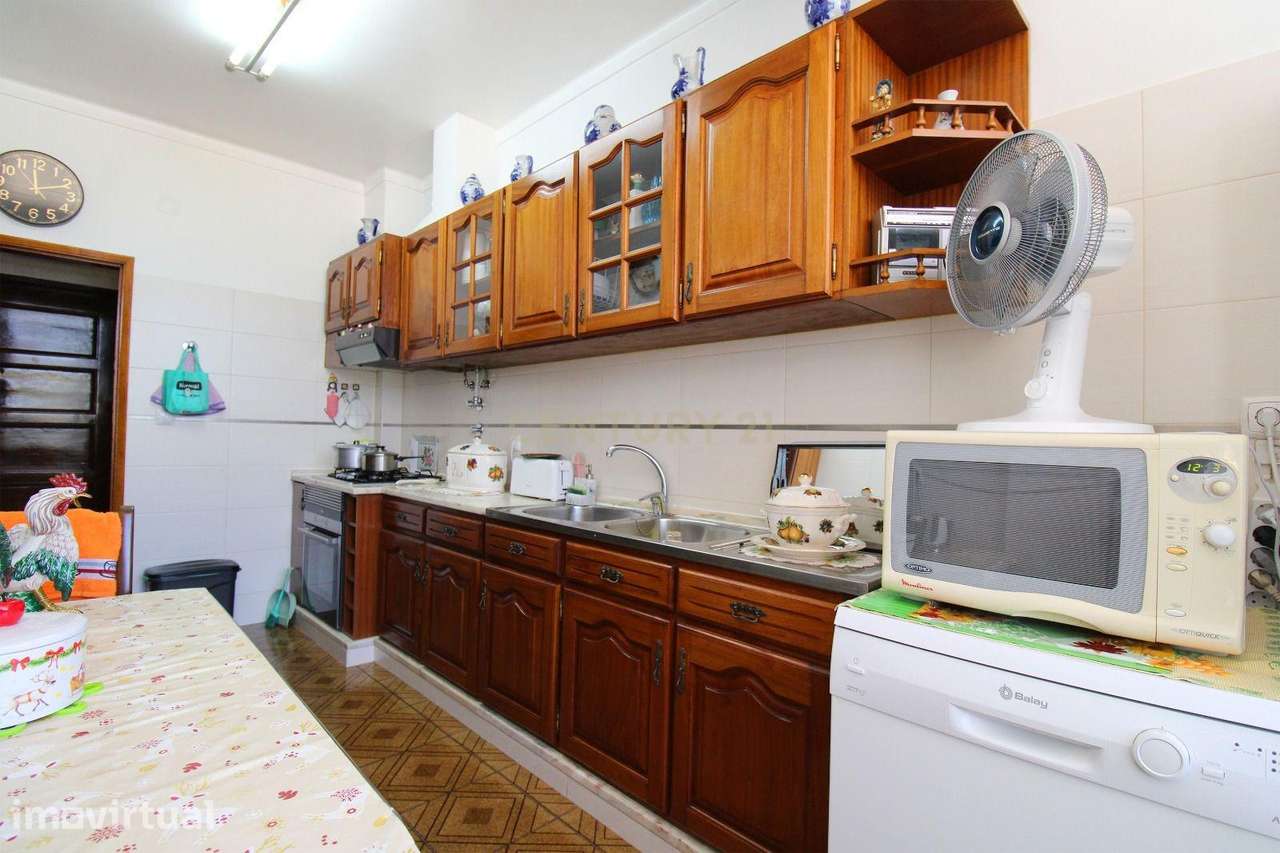 Apartamento T3 com Quintal Privado em Foros de Amora - Grande imagem: 5/32