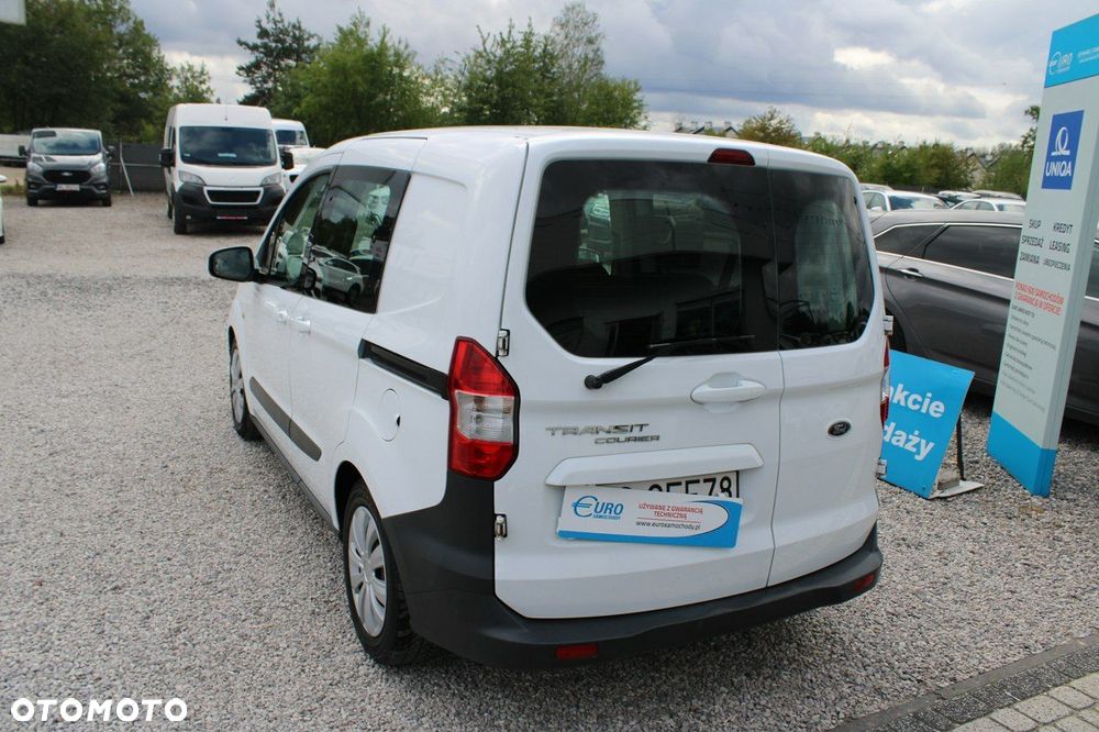 Ford Transit Courier - 8