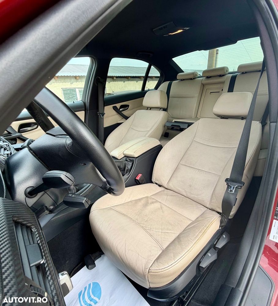 BMW Seria 3 320d DPF Blue Performance Edition Sport - 31