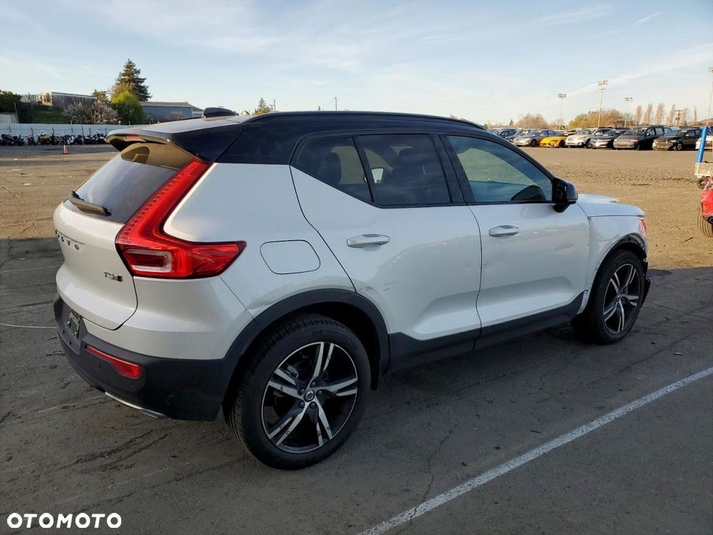 Volvo XC 40 - 4
