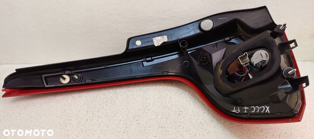 volvo xc60 1 i 08-13 prawa tylna lampa w błotnik 89075234 89504241 - 2