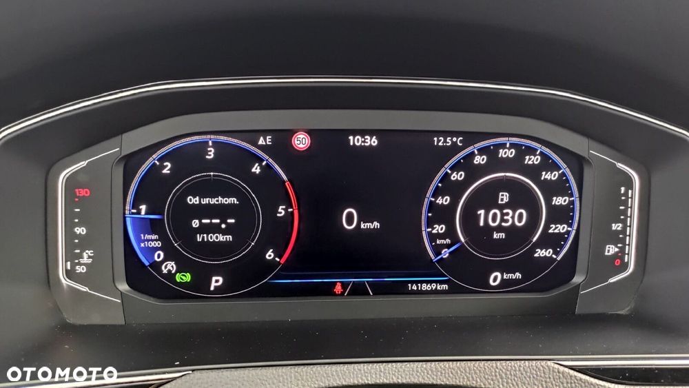 Volkswagen Passat - 12