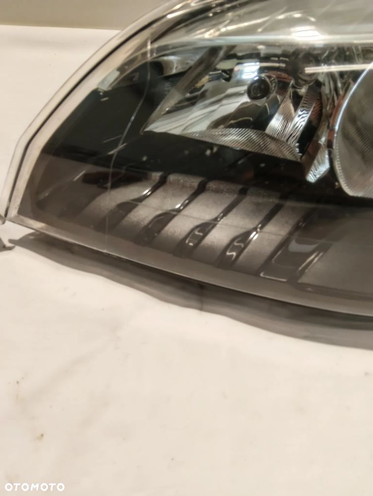 Renault Megane III KOMPLET LAMP ZW CIEMNE 260101010R - 2