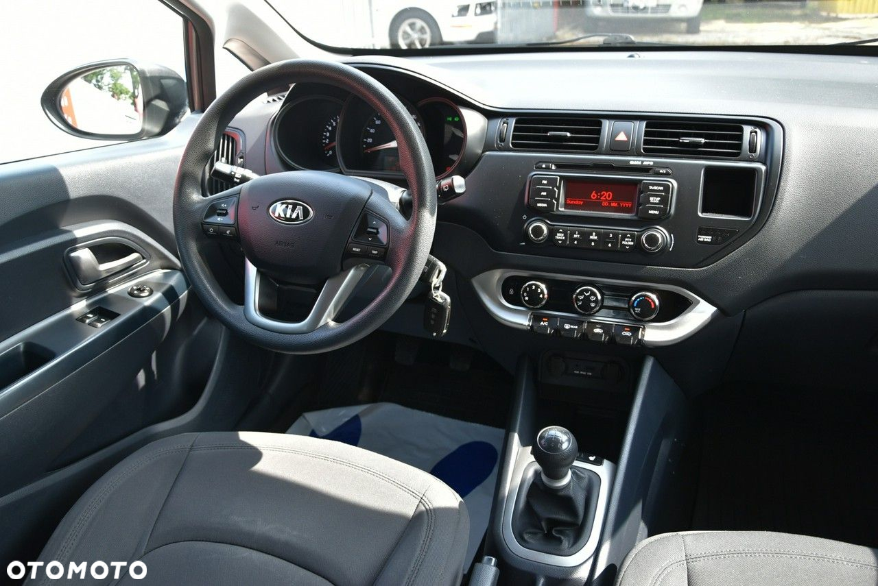 Kia Rio - 8