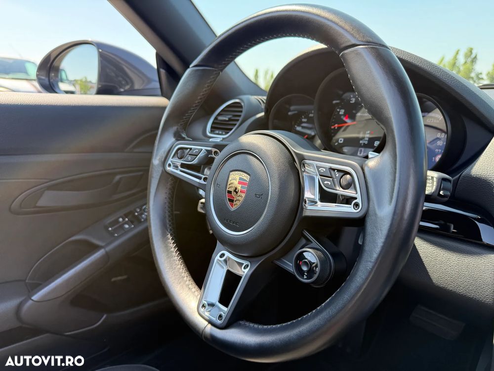Porsche Boxster T PDK - 17