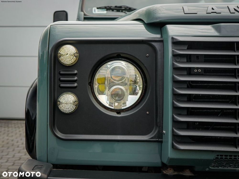 Land Rover Defender - 6