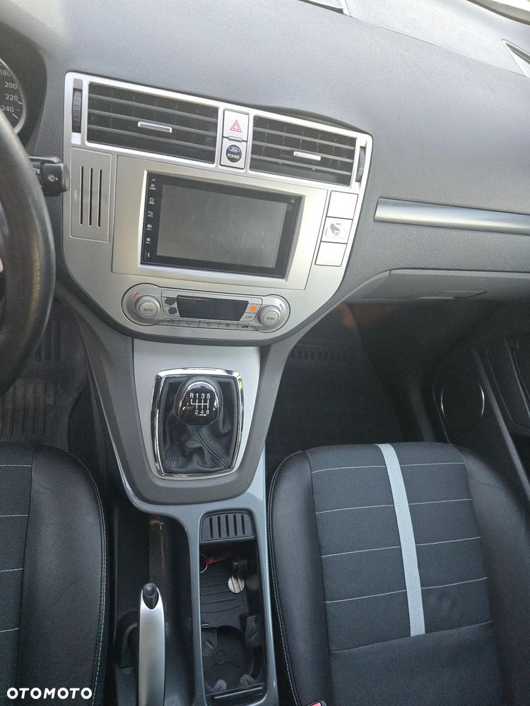 Ford Kuga - 12