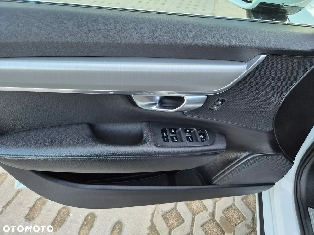 Volvo V90 D4 Momentum Pro - 15