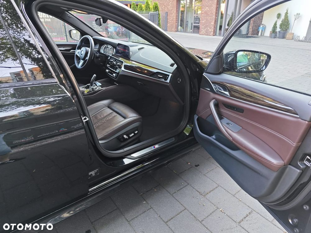 BMW Seria 5 520d M Sport - 12