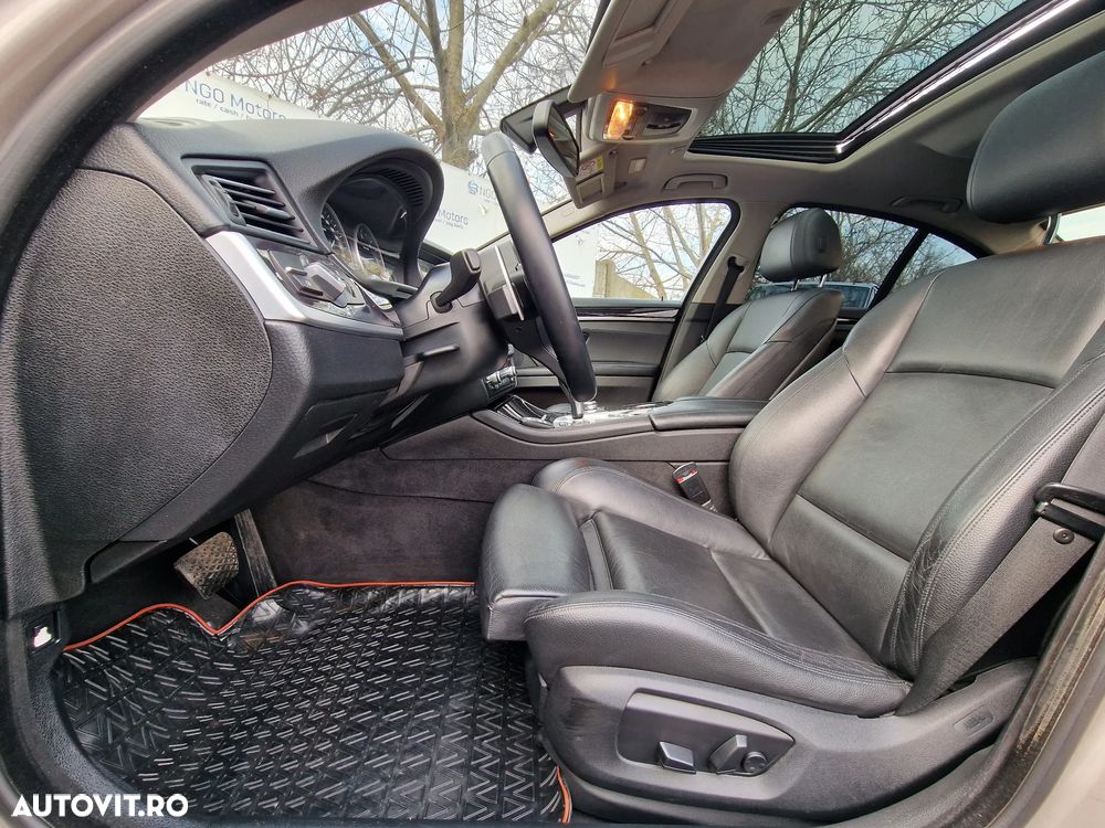 BMW Seria 5 530d Aut. Luxury Line - 13