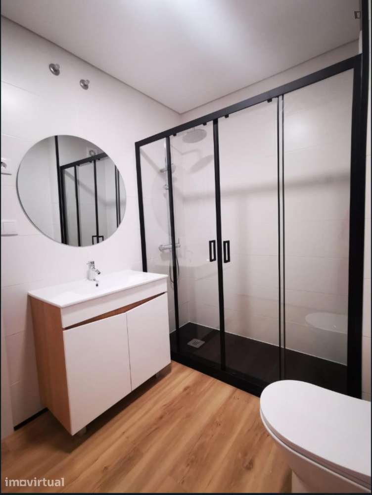 Quarto - localizado em Paranhos Porto - Grande imagem: 5/11
