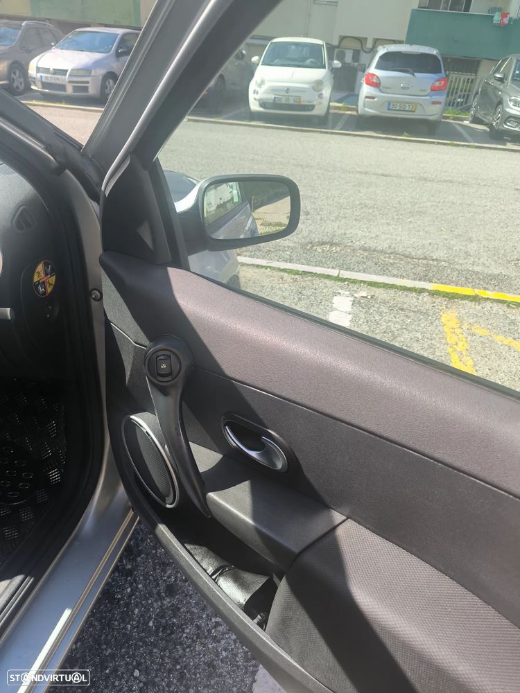 Renault Clio 1.2 16V Dynamique - 9