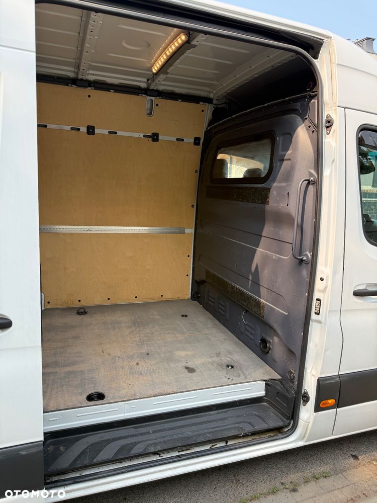 Mercedes-Benz Sprinter - 21