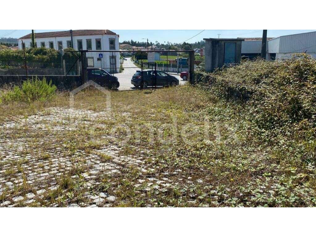 Armazém com terreno em Santa Maria da Feira - Grande imagem: 5/14