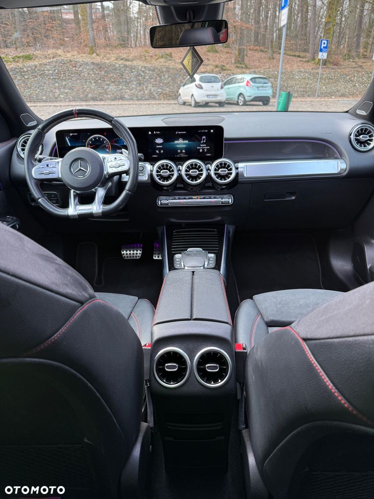 Mercedes-Benz GLB - 25