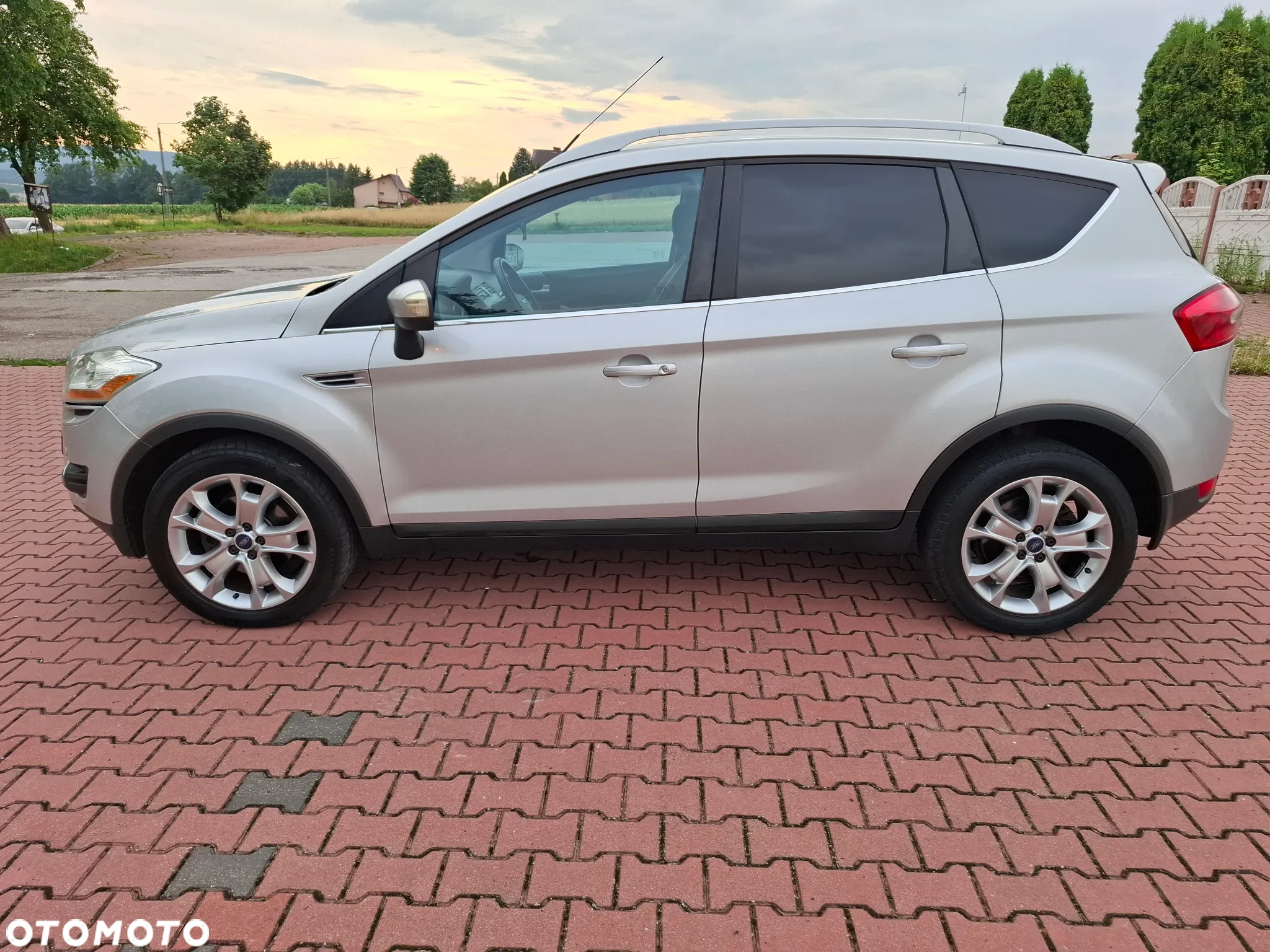 Ford Kuga 2.0 TDCi 4x4 Titanium - 29