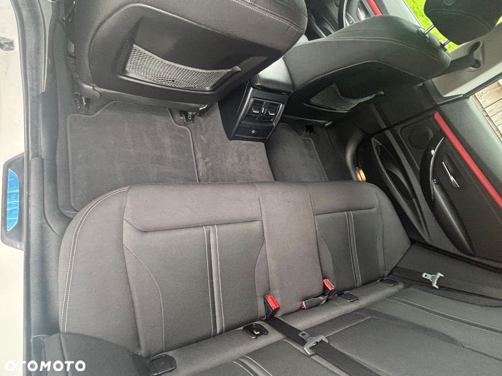 BMW Seria 3 320i GPF xDrive - 22