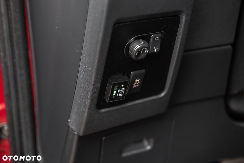 Nissan Qashqai 2.0 4 x 4 tekna - 19