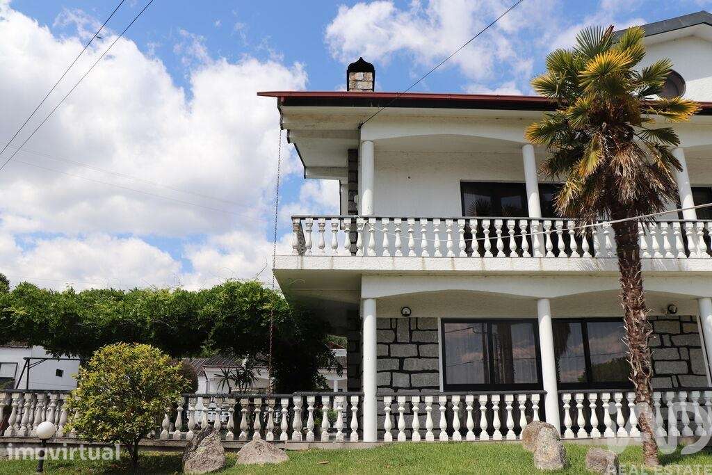 Casa / Villa T7 em Adoufe e Vilarinho de Samardã de 672,00 m2 - Grande imagem: 2/30