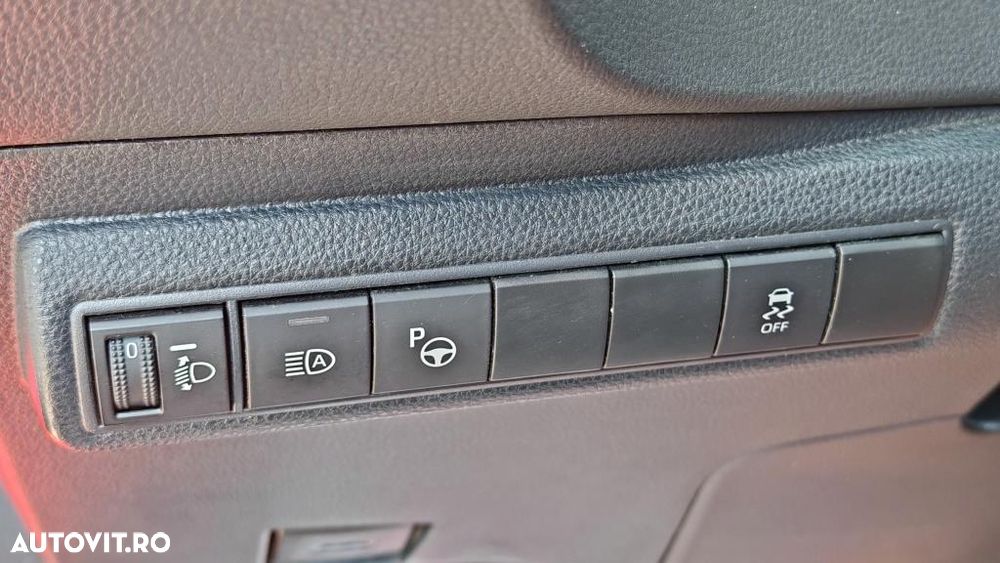 Toyota Corolla - 25