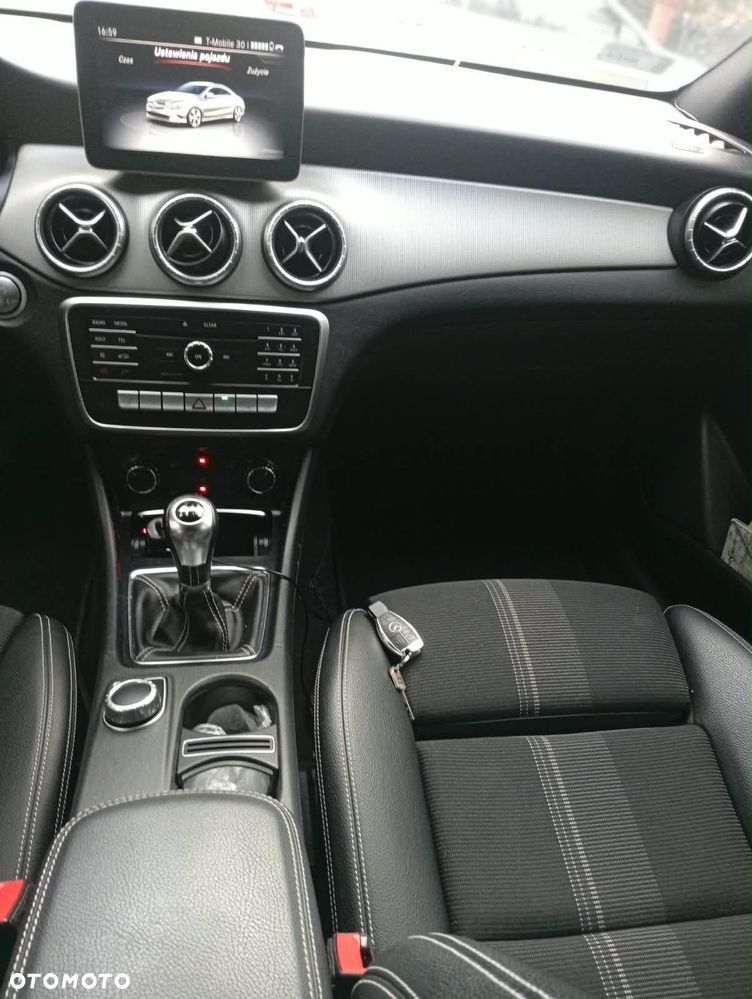 Mercedes-Benz CLA - 10