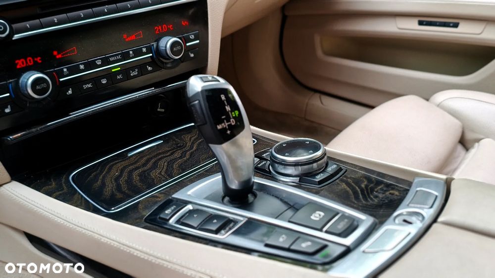 BMW Seria 7 740Li - 10