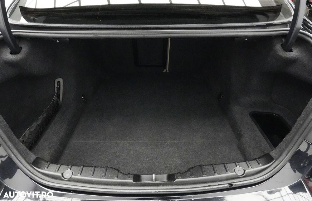 BMW Seria 5 520d xDrive - 24