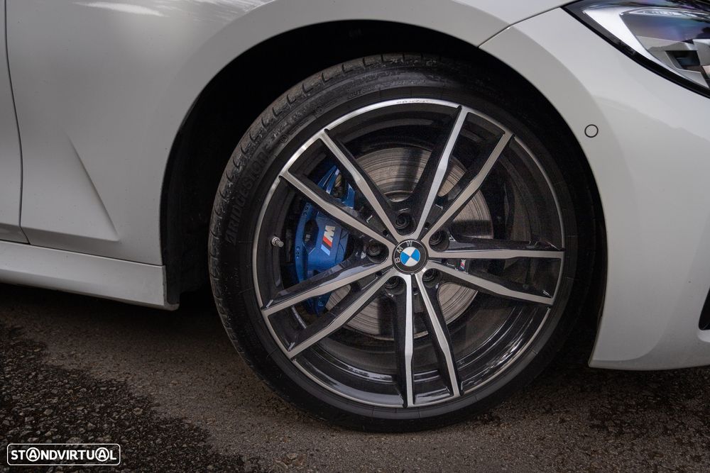 BMW 330 e Touring Pack Desportivo M Auto - 18