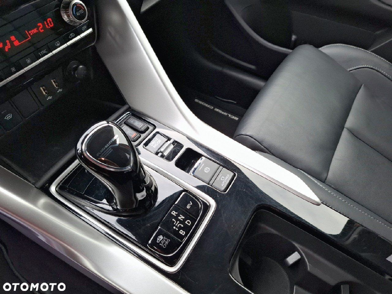 Mitsubishi Eclipse Cross - 14