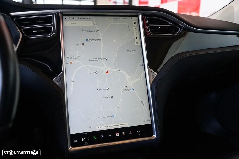 Tesla Model S - 32