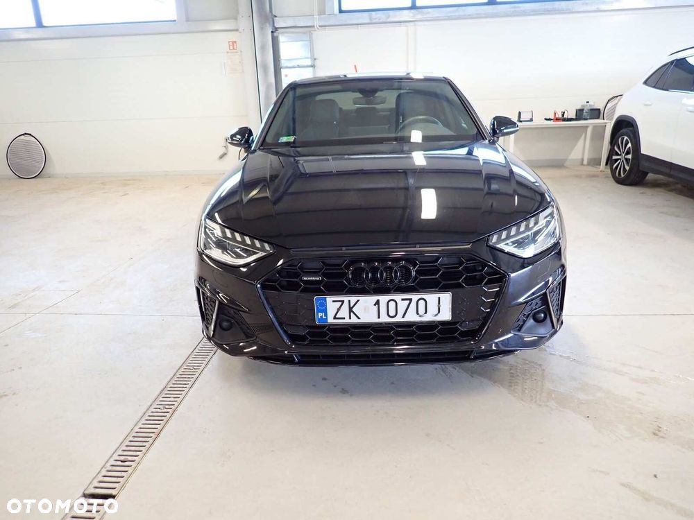 Audi A4 Limousine - 4