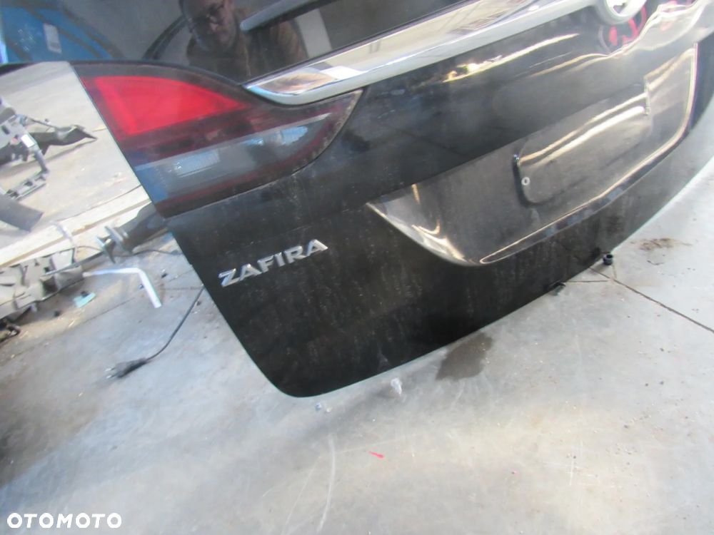 opel zafira c lift tył klapa z22y - 2