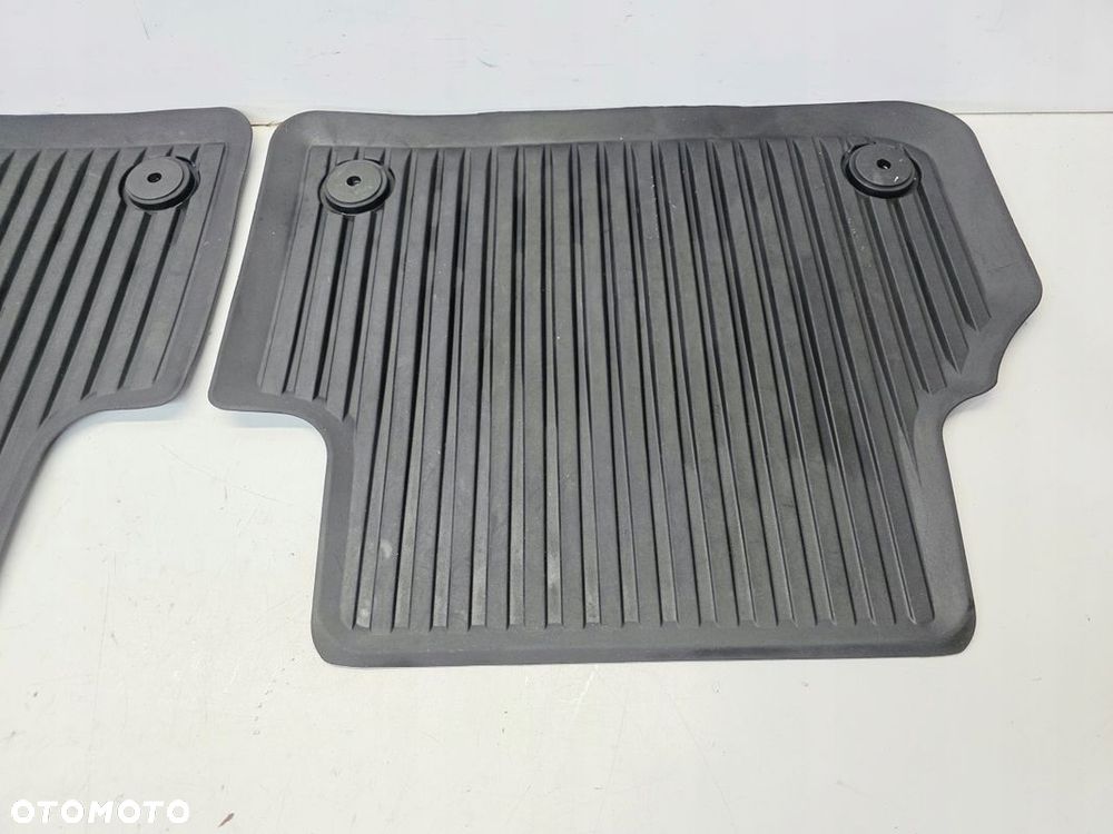 DYWAN DYWANIKI GUMOWE TYŁ AUDI A4 B9 8W0061511 - 2