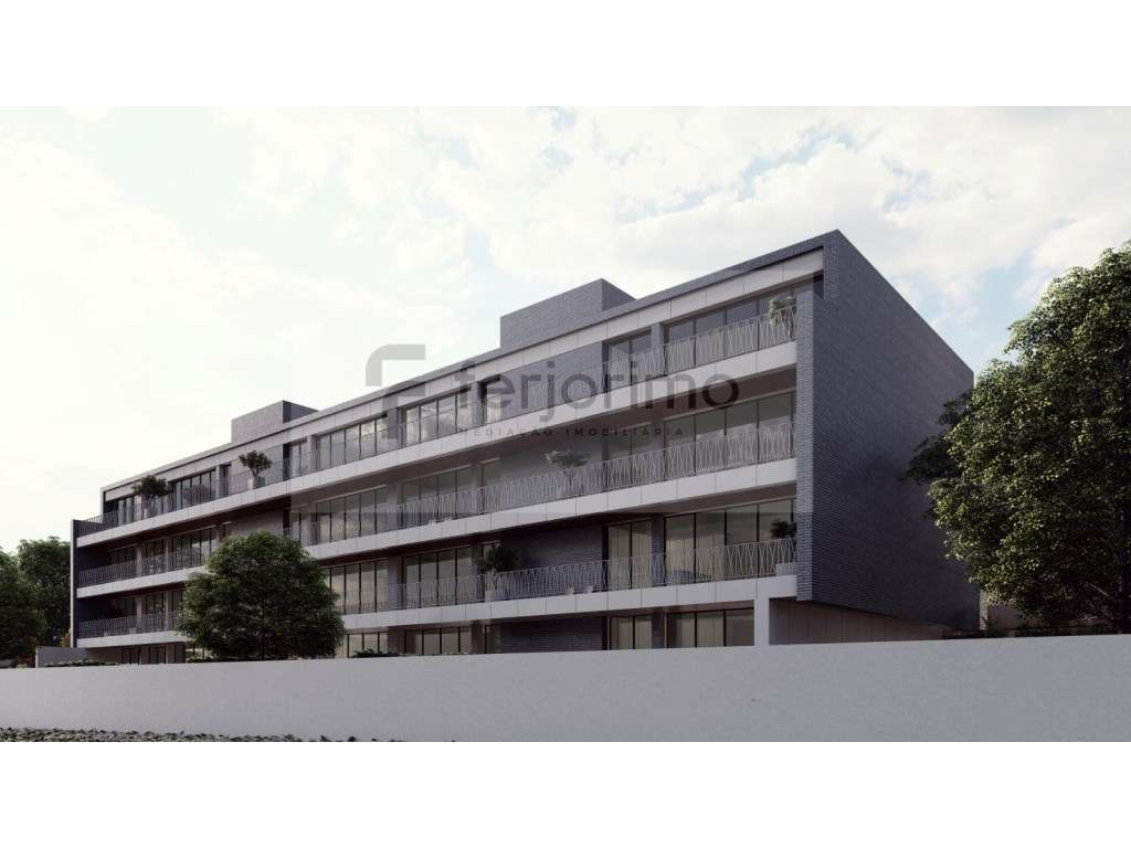 Condomínio com Piscina - Visite nos - a 5 mnts a pé do centro da Ci... - Grande imagem: 3/9