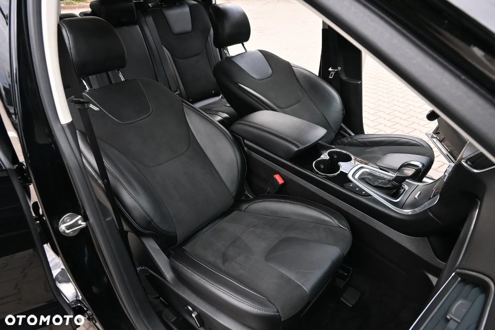 Ford Edge 2.0 TDCi Bi-Turbo 4x4 ST-LINE - 33