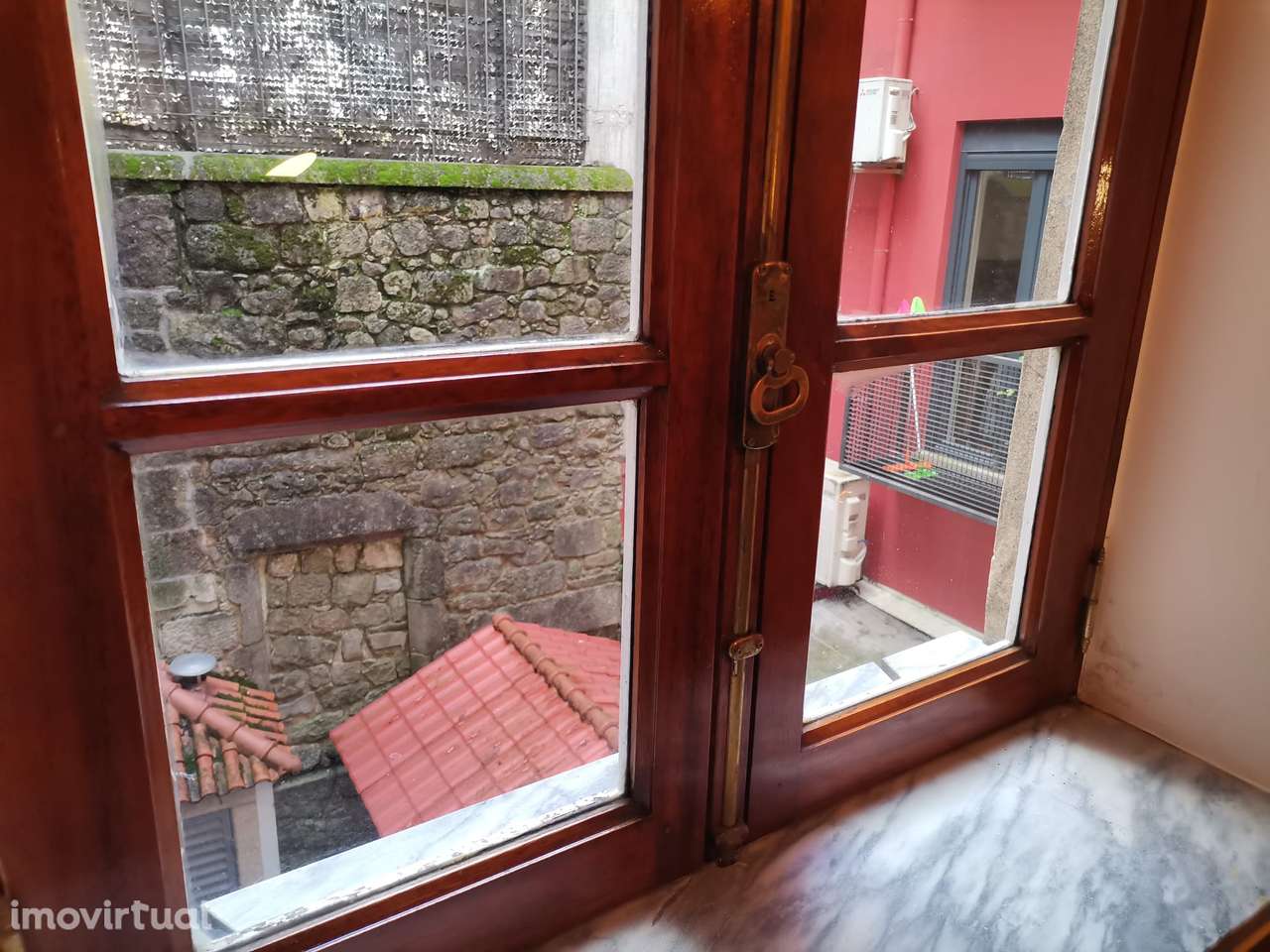 Escritório com 15m2, com wc Centro Histórico de Braga-Próximo sa Sé - Grande imagem: 2/14